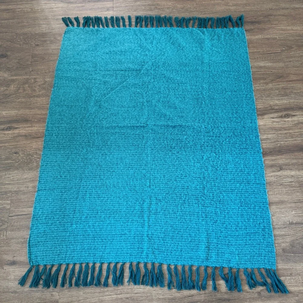 West Elm 44x56 Throw Blanket Tassel Fringe Textured Knit Acrylic Teal Blue 2017